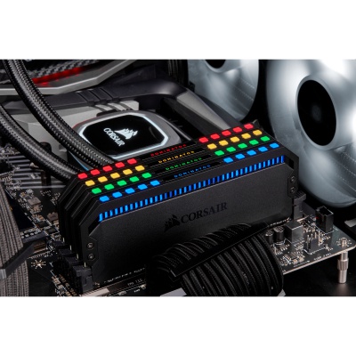 Модуль памяти для компьютера DDR4 16GB (2x8GB) 3600 MHz Dominator Platinum RGB Black Corsair (CMT16GX4M2K3600C16)