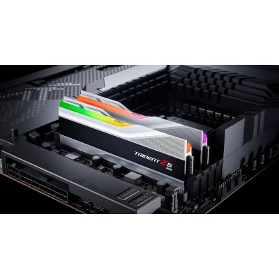 Модуль пам'яті для комп'ютера DDR5 32GB (2x16GB) 5200 MHz Trident Z5 RGB G.Skill (F5-5200J4040A16GX2-TZ5RS)