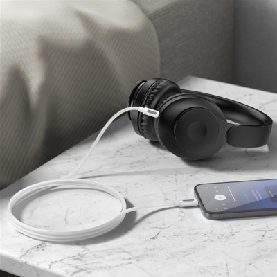 Кабель мультимедійний Lightning to 3.5mm M 1.0m silicone white BOROFONE (6941991114403)