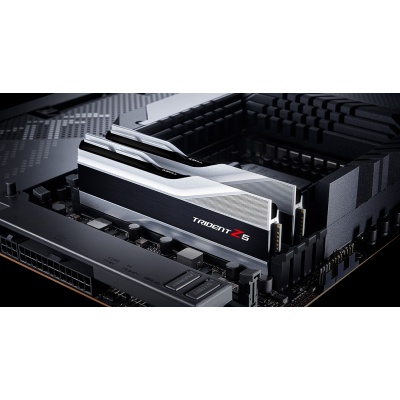 Модуль памяти для компьютера DDR5 32GB (2x16GB) 6000 MHz Trident Z5 G.Skill (F5-6000U4040E16GX2-TZ5S)