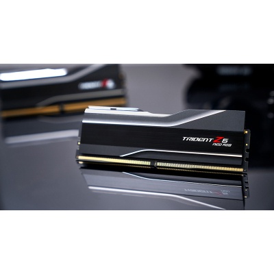 Модуль пам'яті для комп'ютера DDR5 64GB (2x32GB) 6000 MHz Trident Z5 NEO RGB G.Skill (F5-6000J3040G32GX2-TZ5NR)