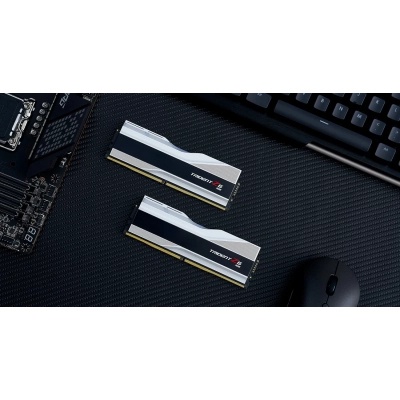 Модуль пам'яті для комп'ютера DDR5 32GB (2x16GB) 5200 MHz Trident Z5 RGB G.Skill (F5-5200J4040A16GX2-TZ5RS)