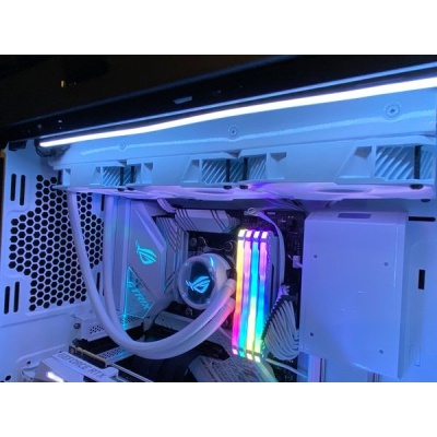 Система рідинного охолодження ASUS ROG STRIX LC 240 RGB WHITE EDITION AMD AM4, TR4, LGA 115x,1366,2011,2011-3,2066 RGB WHITE EDITIO (90RC0062-M0UAY0)