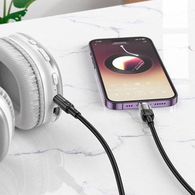 Кабель мультимедійний Lightning to 3.5mm M 1.0m Black HOCO (6942007612524)