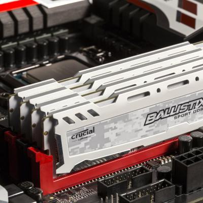 Модуль памяти для компьютера DDR4 16GB 2400 MHz Ballistix Sport LT White MICRON (BLS16G4D240FSC)
